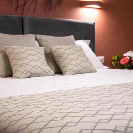 Clover - 13 Piazza Pio XI Рим Экстерьер фото